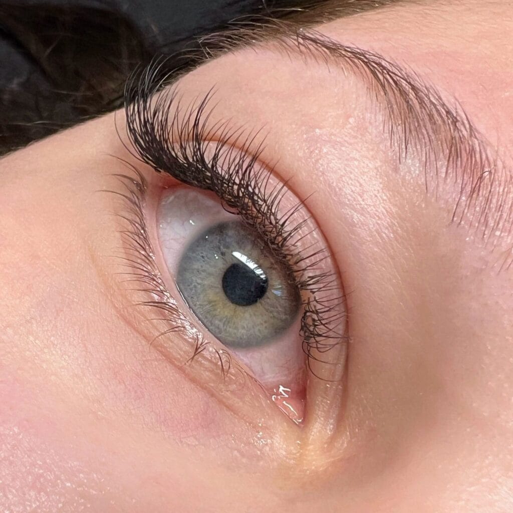 Stylizacja rzęs 1:1 - naturalny efekt - Kasia Grabowska Metamorfoza Maków Mazowiecki