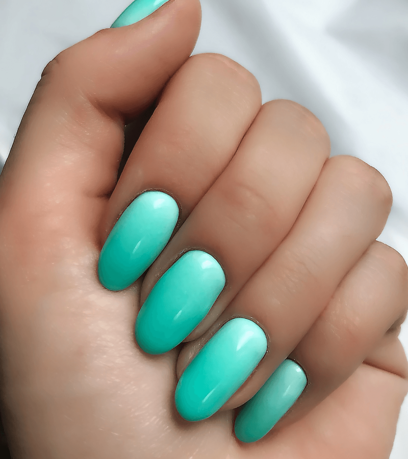 Manicure hybrydowy z efektem ombre wykonany przez Kasia Grabowska Maków Mazowiecki