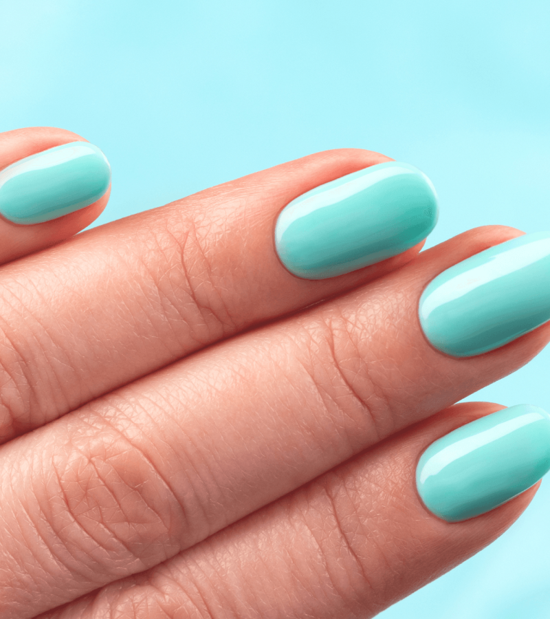 Manicure hybrydowy w odcieniu nude - Kasia Grabowska Metamorfoza Maków Mazowiecki