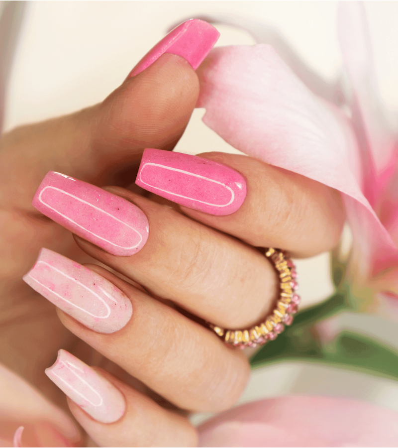 Stylizacja paznokci w różowych odcieniach w salonie kosmetycznym Metamorfoza Kasia Grabowska, Maków Mazowiecki.